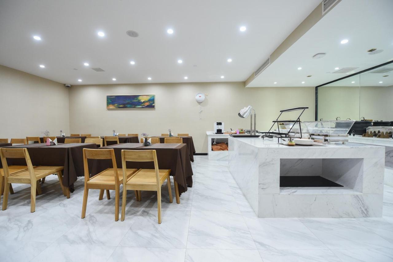 Metropolo,shanghai,hongqiao Airport,wuzhong Road Hotel