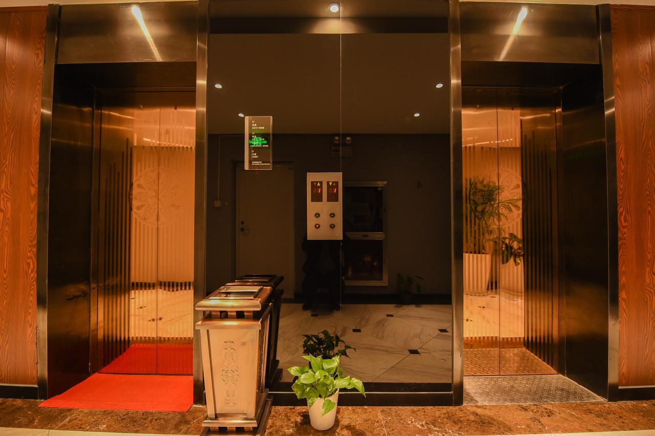 Metropolo,shanghai,hongqiao Airport,wuzhong Road Shanghai